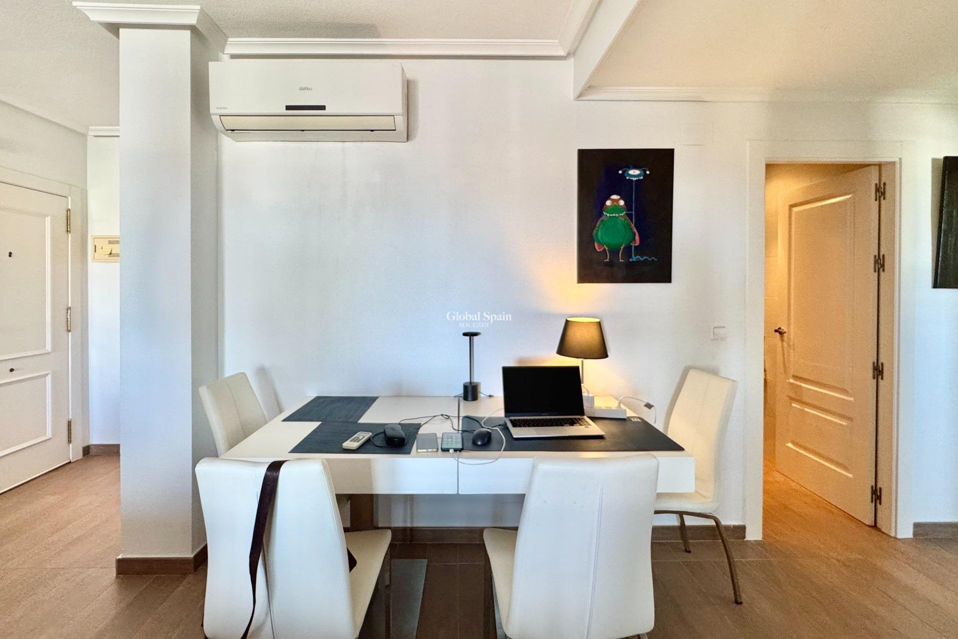 Resale - APARTMENT -
ORIHUELA COSTA - VILLAMARTÍN