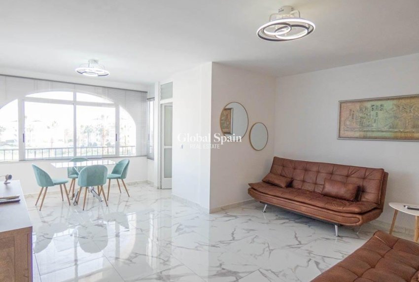 Resale - APARTMENT -
ORIHUELA COSTA - VILLAMARTÍN