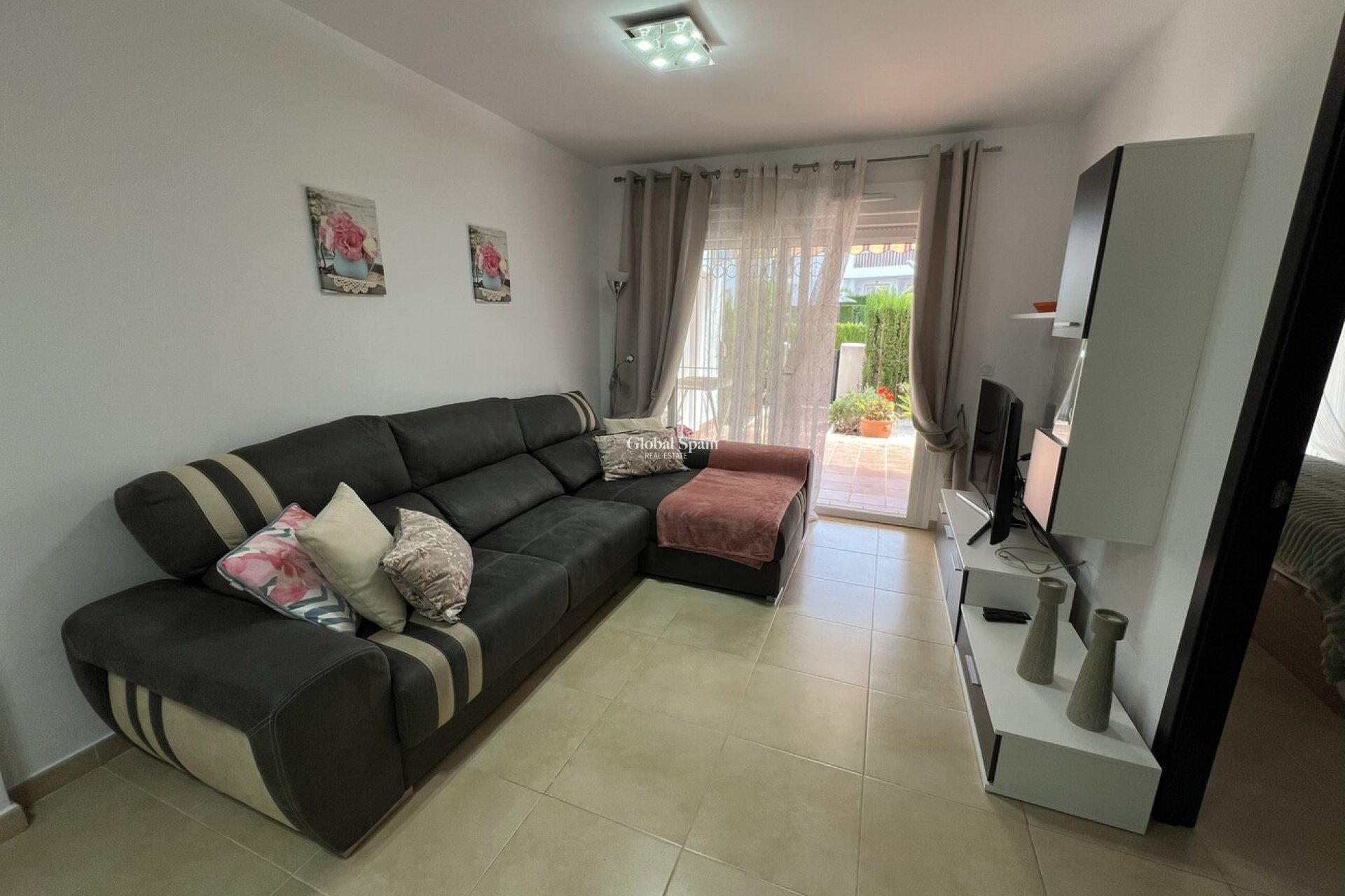 Resale - APARTMENT -
ORIHUELA COSTA - VILLAMARTÍN
