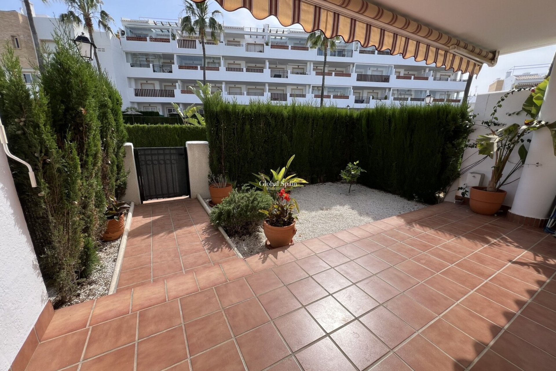 Resale - APARTMENT -
ORIHUELA COSTA - VILLAMARTÍN