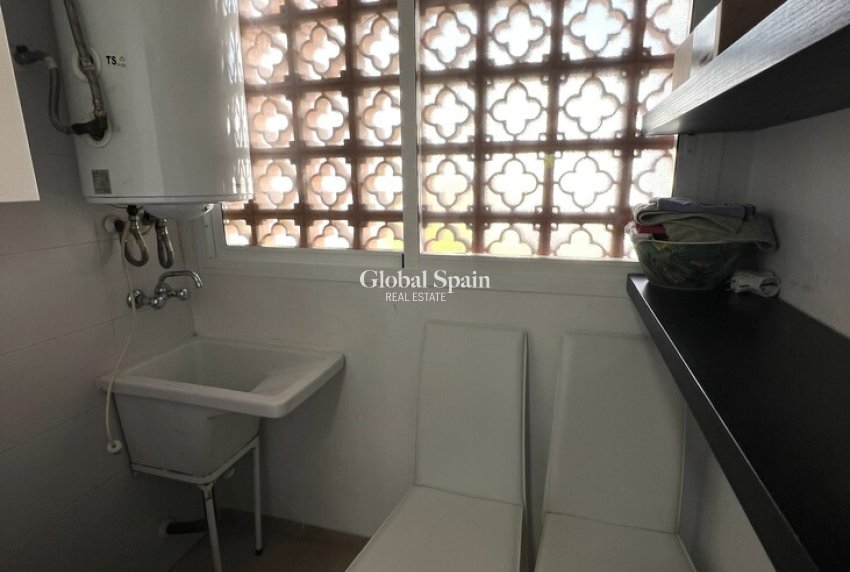 Resale - APARTMENT -
ORIHUELA COSTA - VILLAMARTÍN