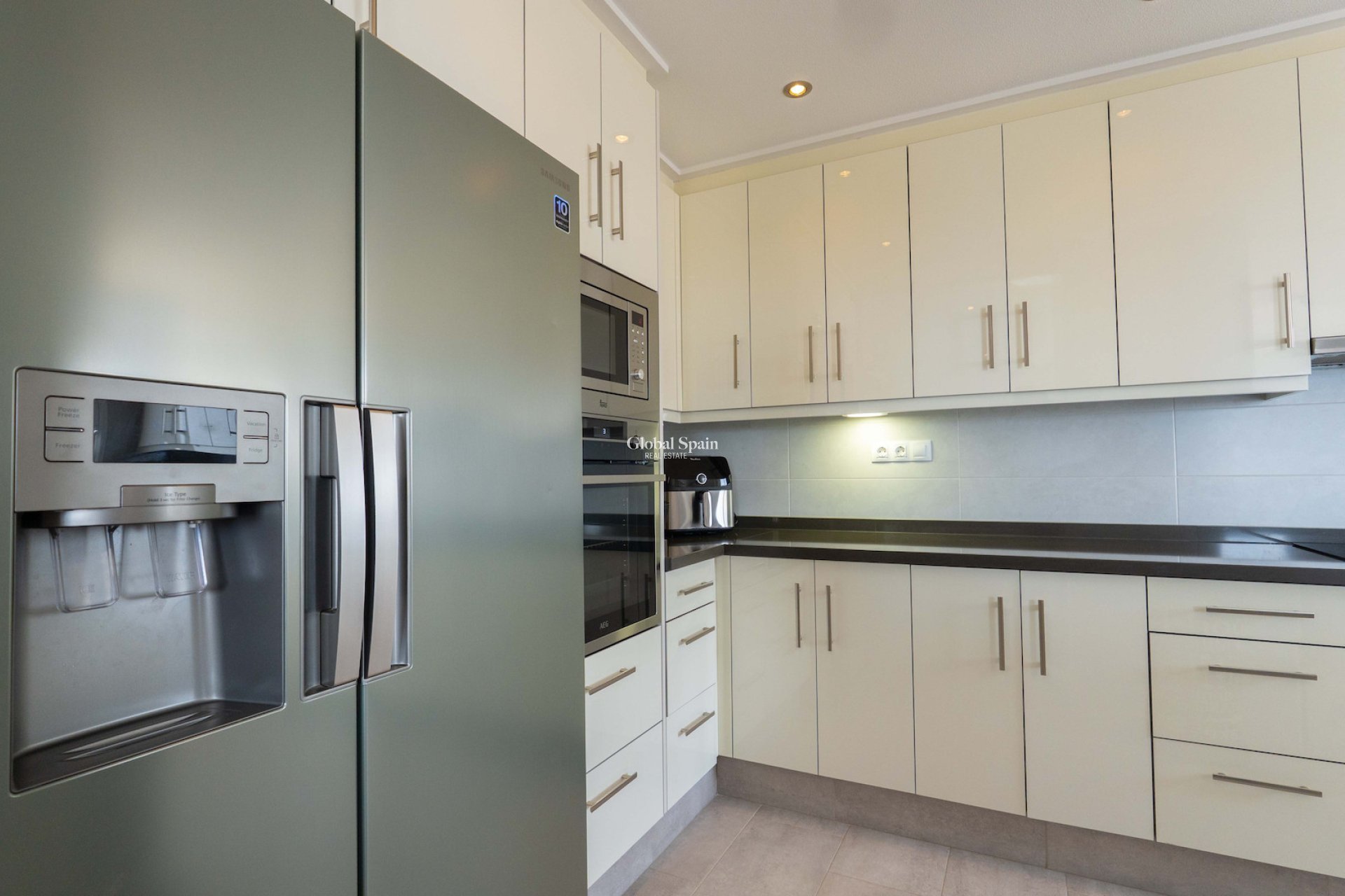 Resale - APARTMENT -
ORIHUELA COSTA - VILLAMARTÍN