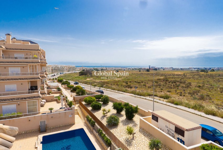 Resale - APARTMENT -
ORIHUELA COSTA - VILLAMARTÍN