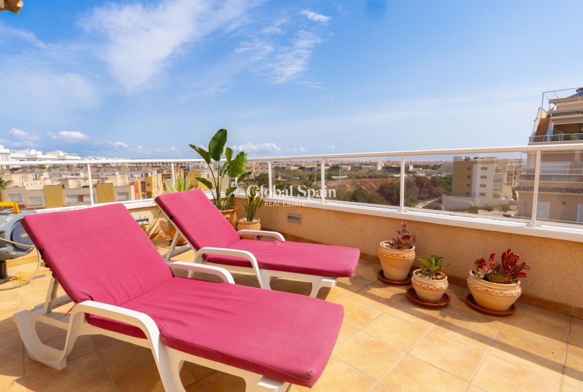 Resale - APARTMENT -
ORIHUELA COSTA - VILLAMARTÍN