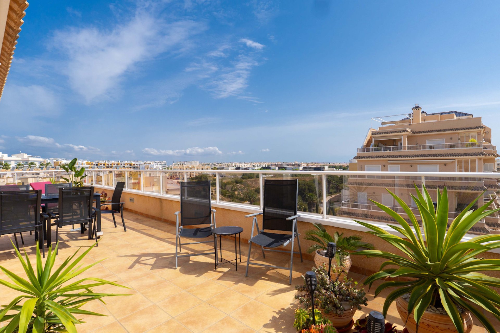 Resale - APARTMENT -
ORIHUELA COSTA - VILLAMARTÍN