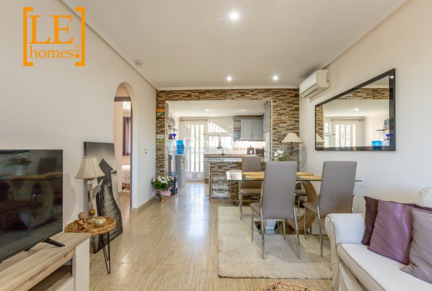 Resale - APARTMENT -
ORIHUELA COSTA - VILLAMARTÍN