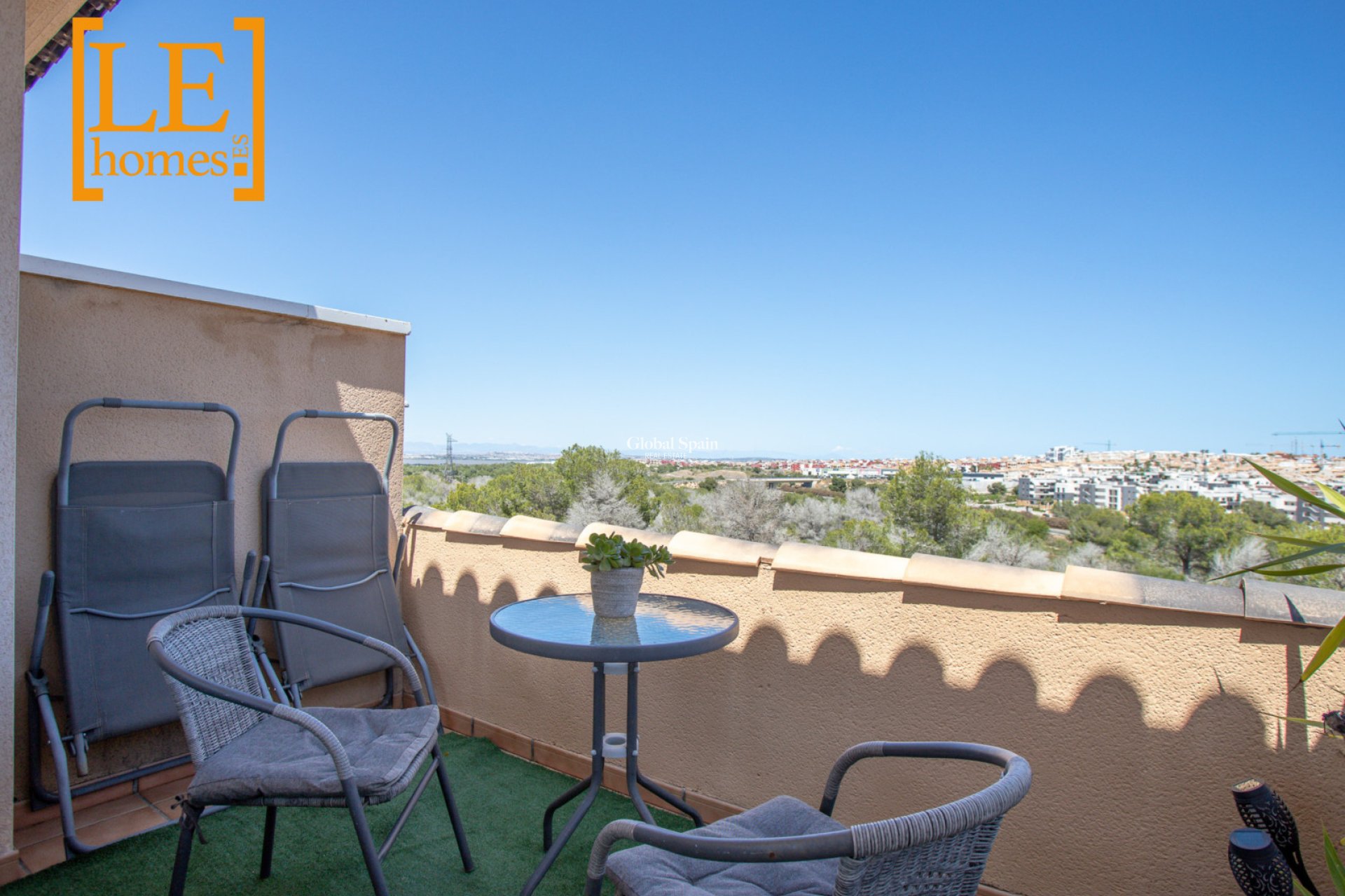 Resale - APARTMENT -
ORIHUELA COSTA - VILLAMARTÍN