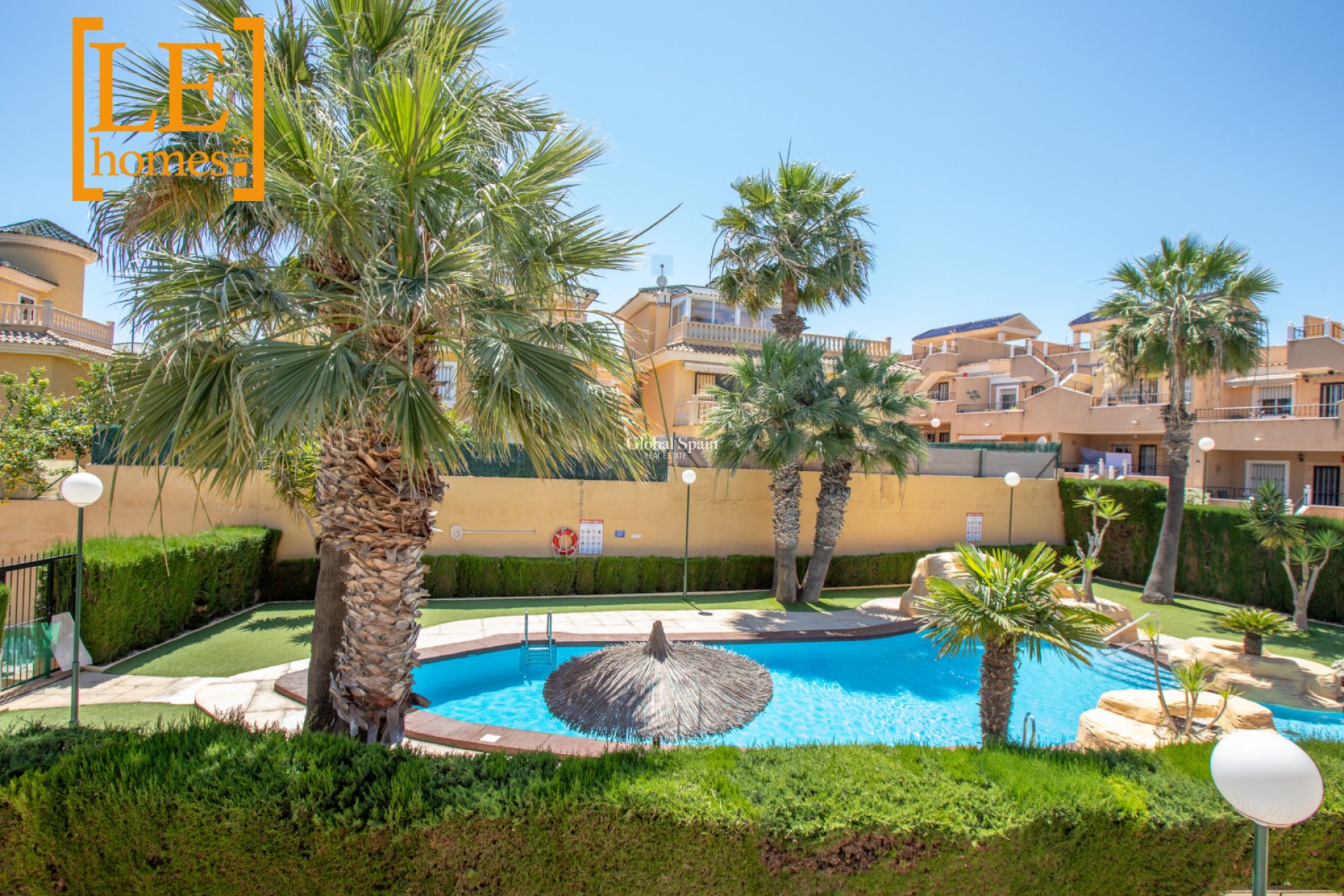 Resale - APARTMENT -
ORIHUELA COSTA - VILLAMARTÍN