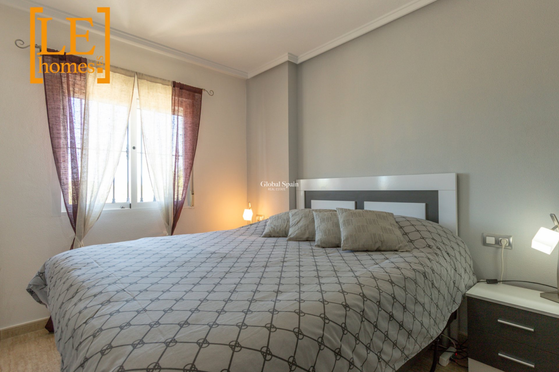 Resale - APARTMENT -
ORIHUELA COSTA - VILLAMARTÍN