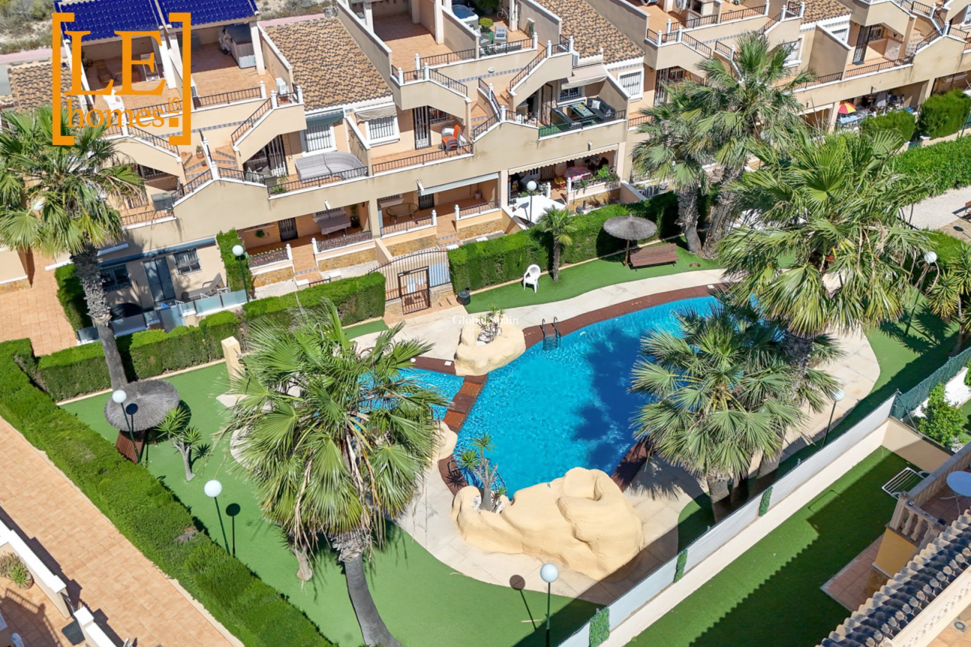 Resale - APARTMENT -
ORIHUELA COSTA - VILLAMARTÍN