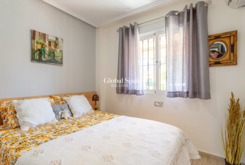 Resale - APARTMENT -
ORIHUELA COSTA - VILLAMARTÍN