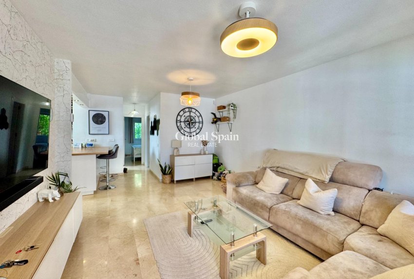 Resale - APARTMENT -
ORIHUELA COSTA - VILLAMARTÍN