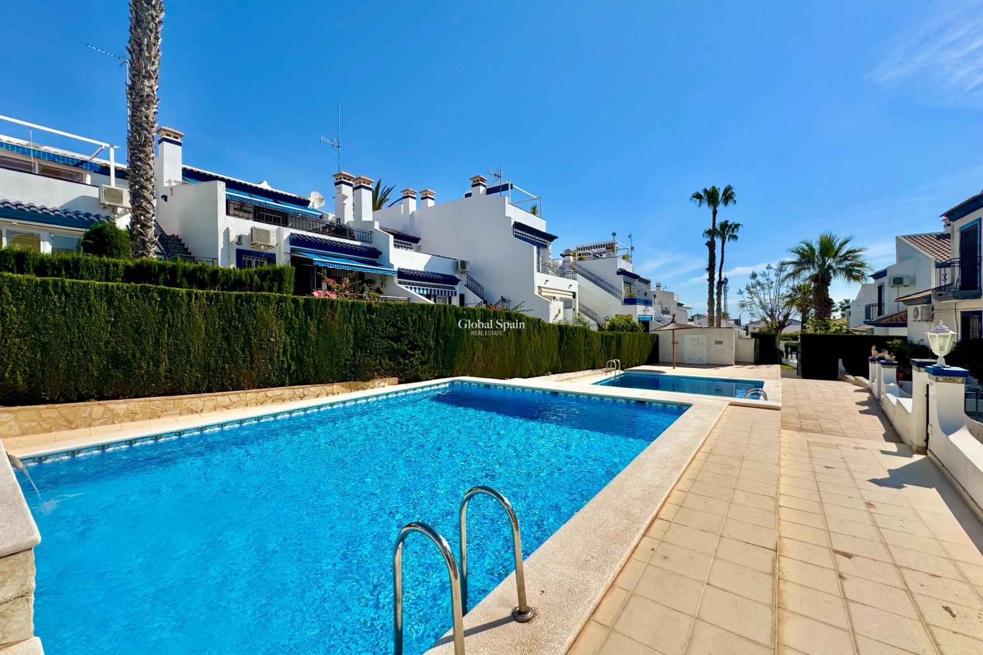Resale - APARTMENT -
ORIHUELA COSTA - VILLAMARTÍN