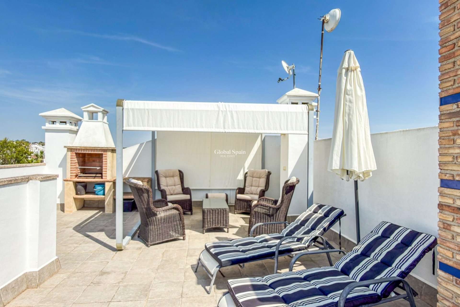 Resale - APARTMENT -
ORIHUELA COSTA - VILLAMARTÍN