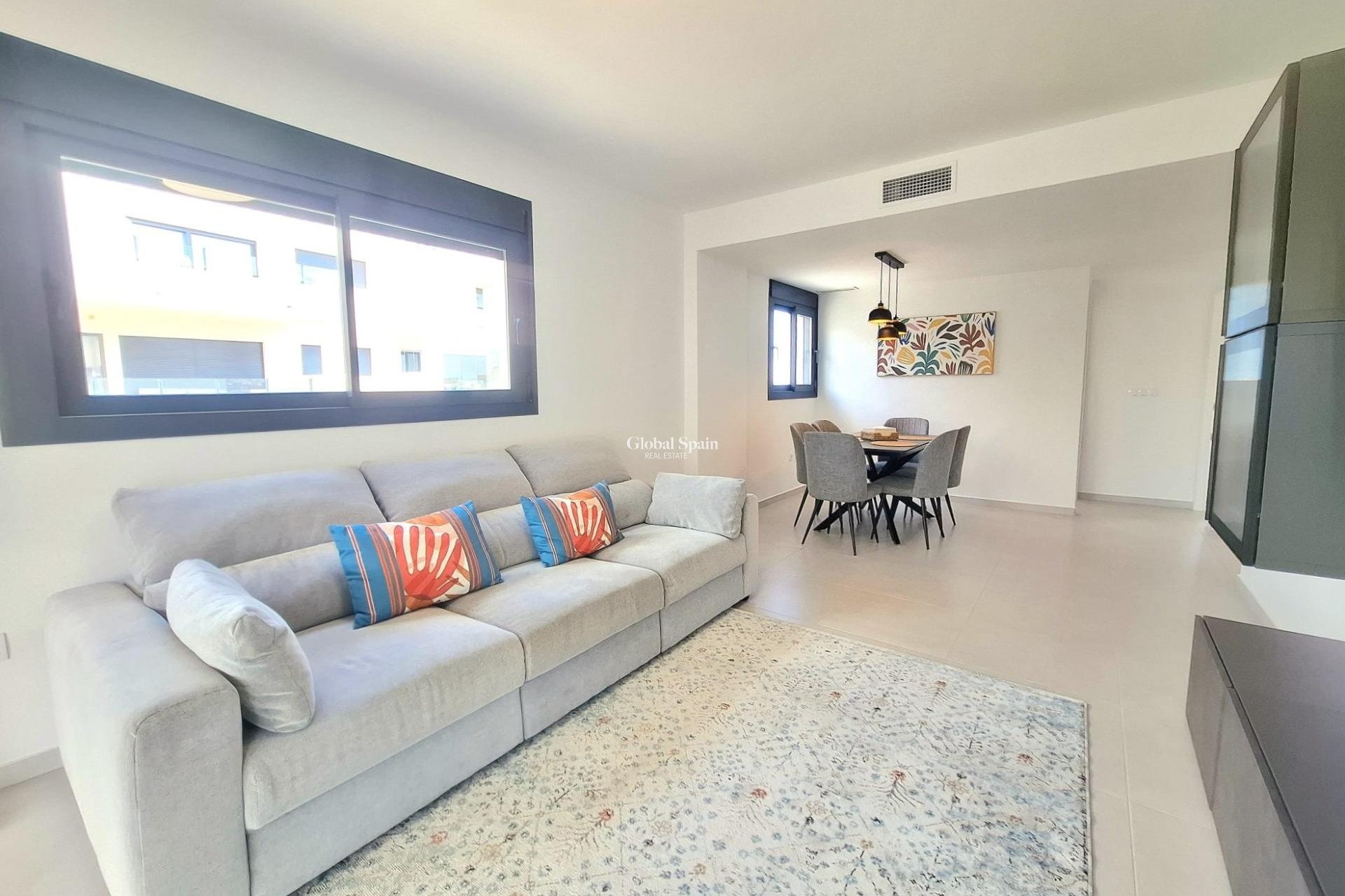 Resale - APARTMENT -
ORIHUELA COSTA - VILLAMARTÍN