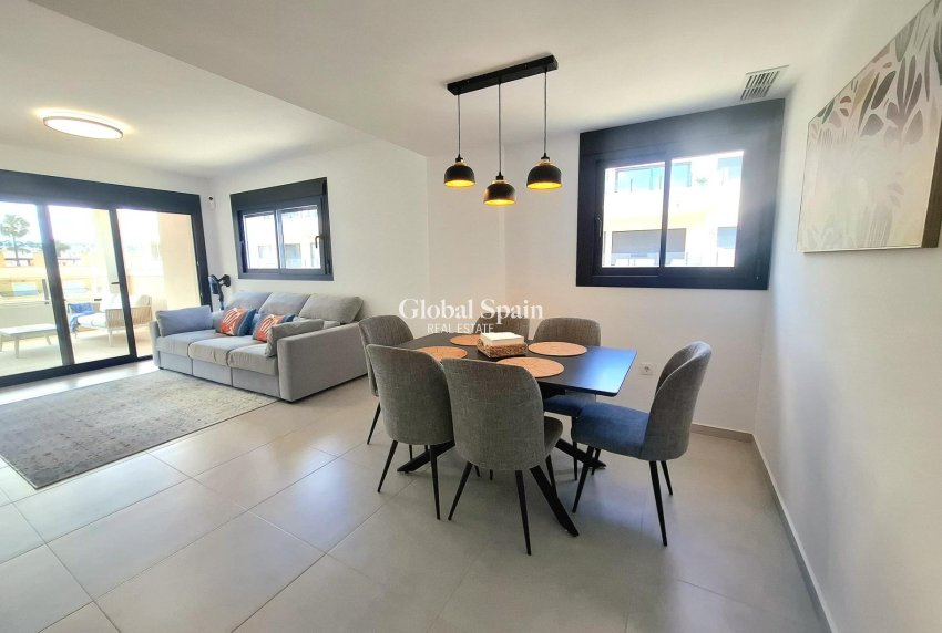 Resale - APARTMENT -
ORIHUELA COSTA - VILLAMARTÍN