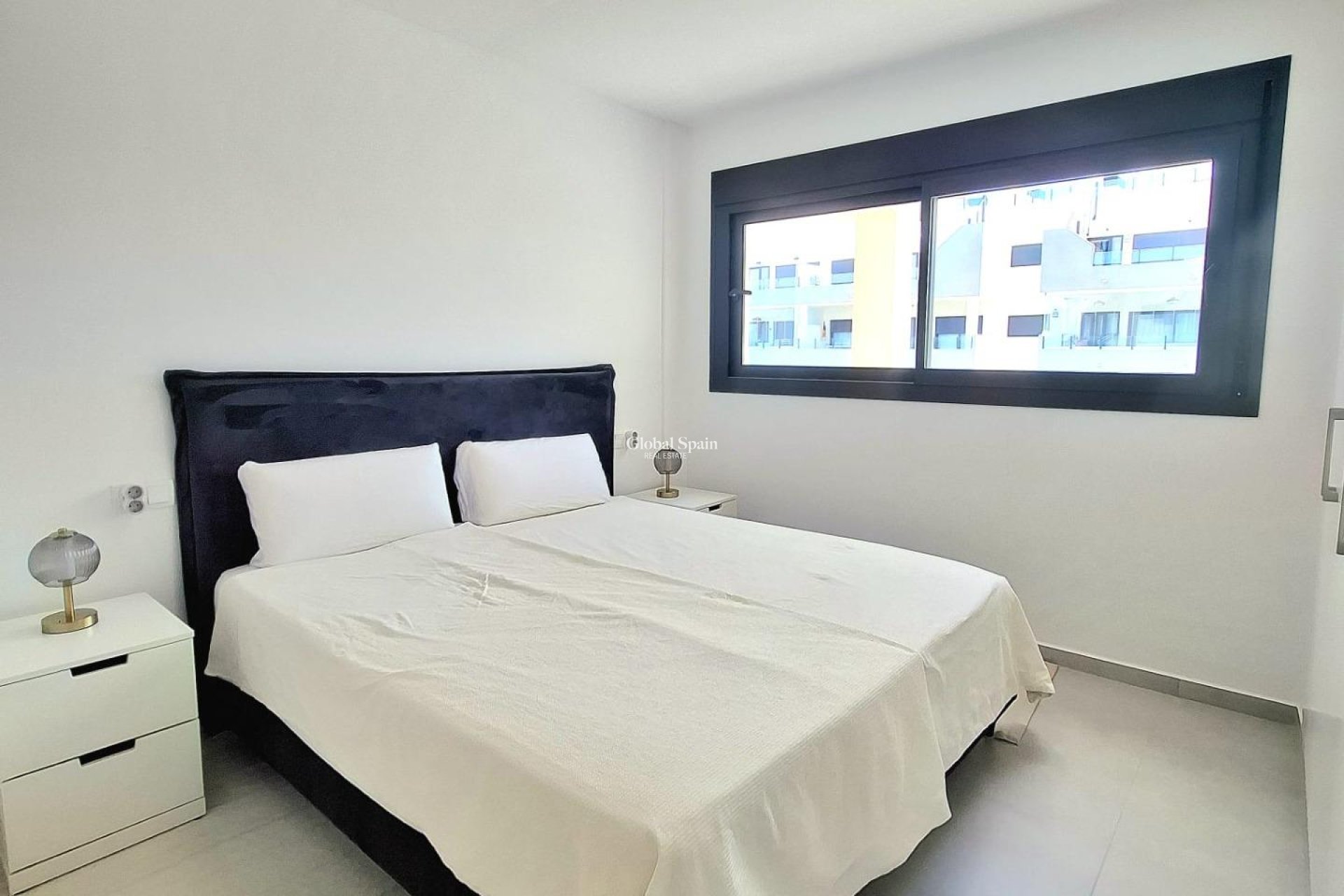 Resale - APARTMENT -
ORIHUELA COSTA - VILLAMARTÍN