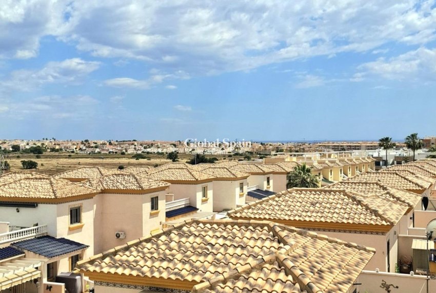 Resale - APARTMENT -
ORIHUELA COSTA - VILLAMARTÍN