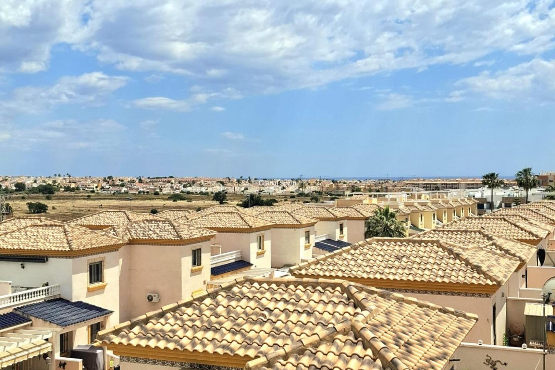 Resale - APARTMENT -
ORIHUELA COSTA - VILLAMARTÍN