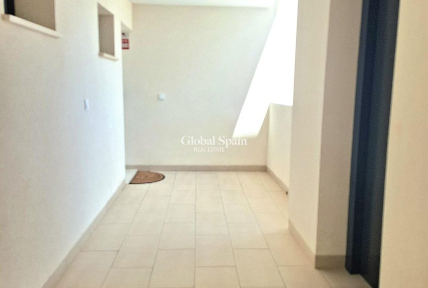 Resale - APARTMENT -
ORIHUELA COSTA - VILLAMARTÍN