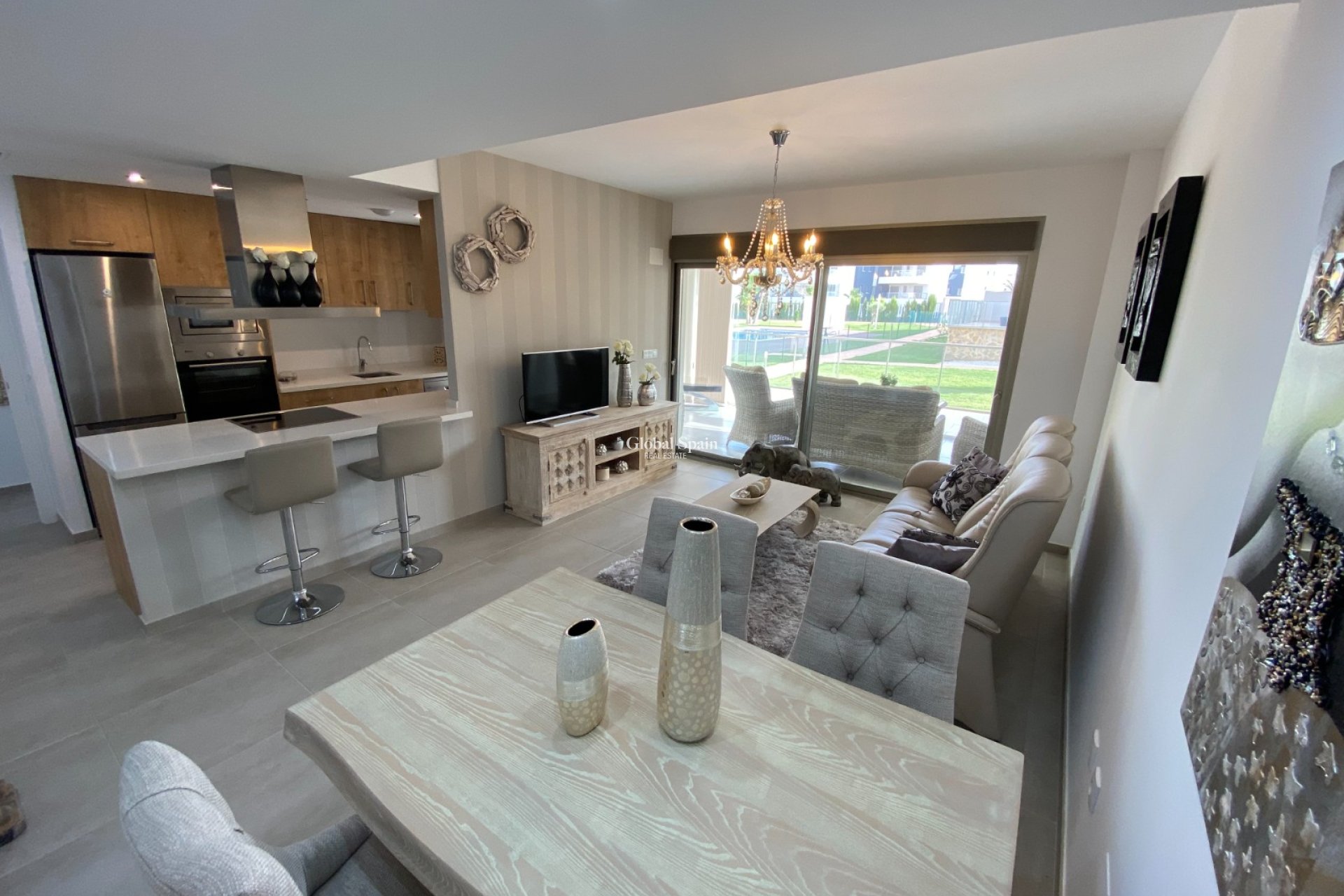 Resale - Apartment -
ORIHUELA COSTA - VILLAMARTÍN