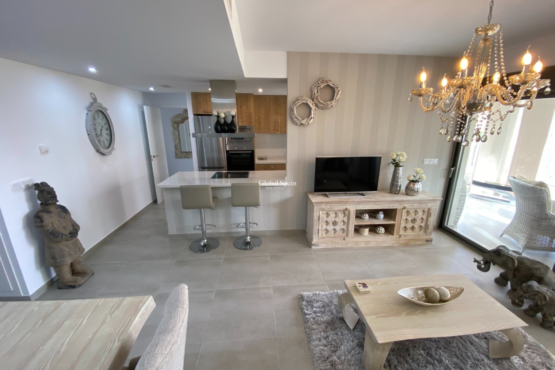 Resale - Apartment -
ORIHUELA COSTA - VILLAMARTÍN