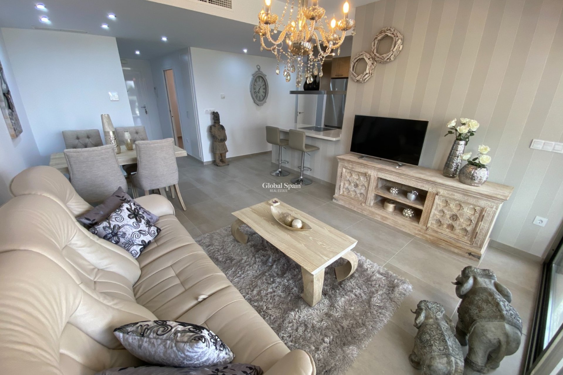 Resale - Apartment -
ORIHUELA COSTA - VILLAMARTÍN