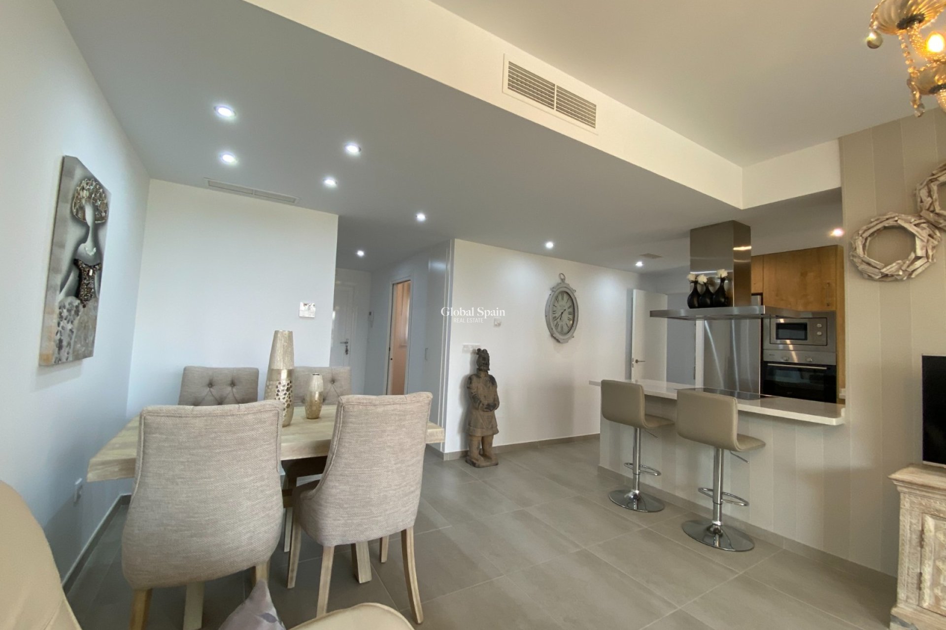 Resale - Apartment -
ORIHUELA COSTA - VILLAMARTÍN