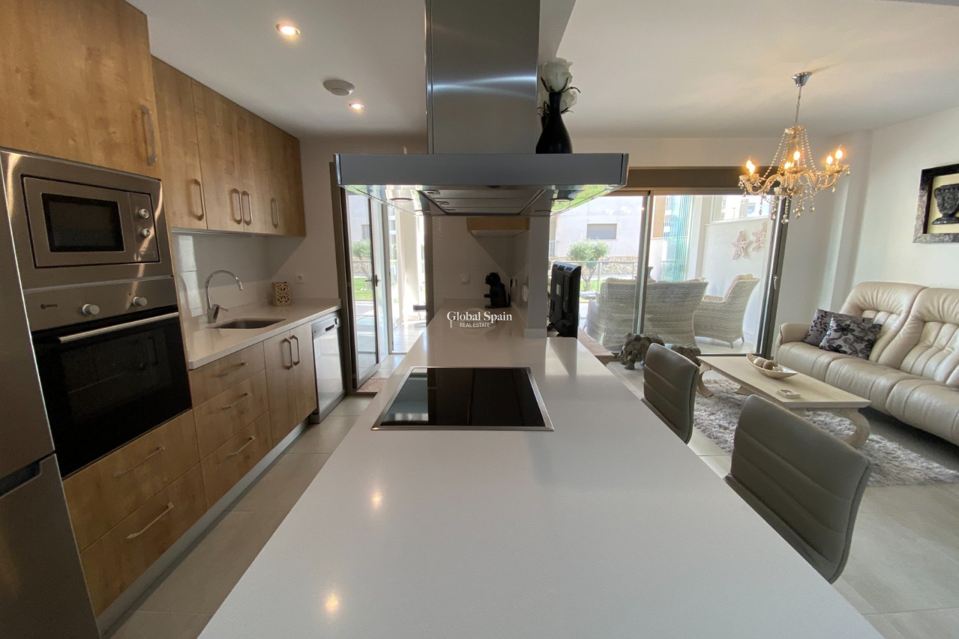 Resale - Apartment -
ORIHUELA COSTA - VILLAMARTÍN