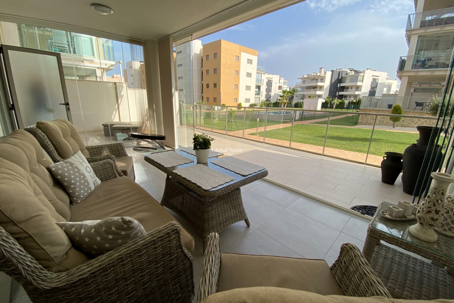 Resale - Apartment -
ORIHUELA COSTA - VILLAMARTÍN