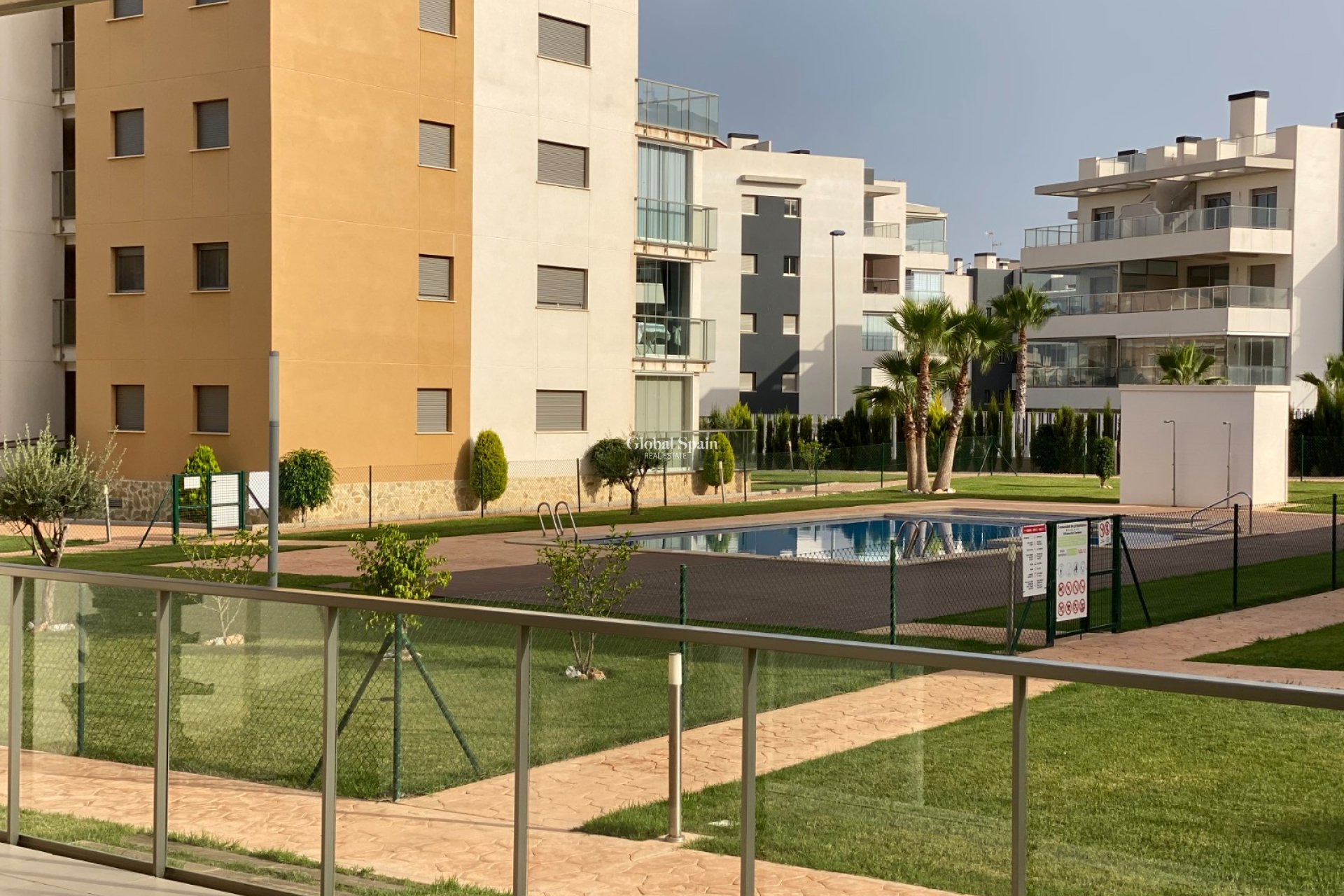 Resale - Apartment -
ORIHUELA COSTA - VILLAMARTÍN