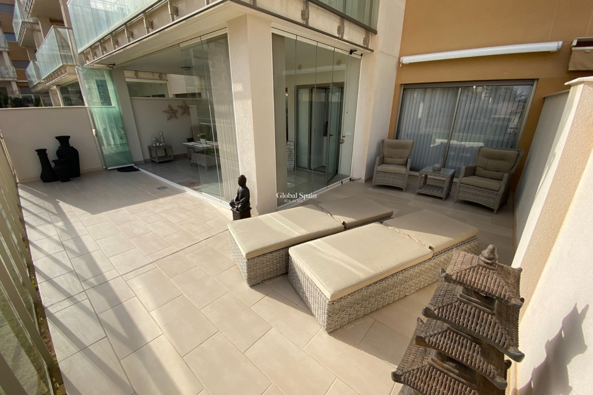 Resale - Apartment -
ORIHUELA COSTA - VILLAMARTÍN