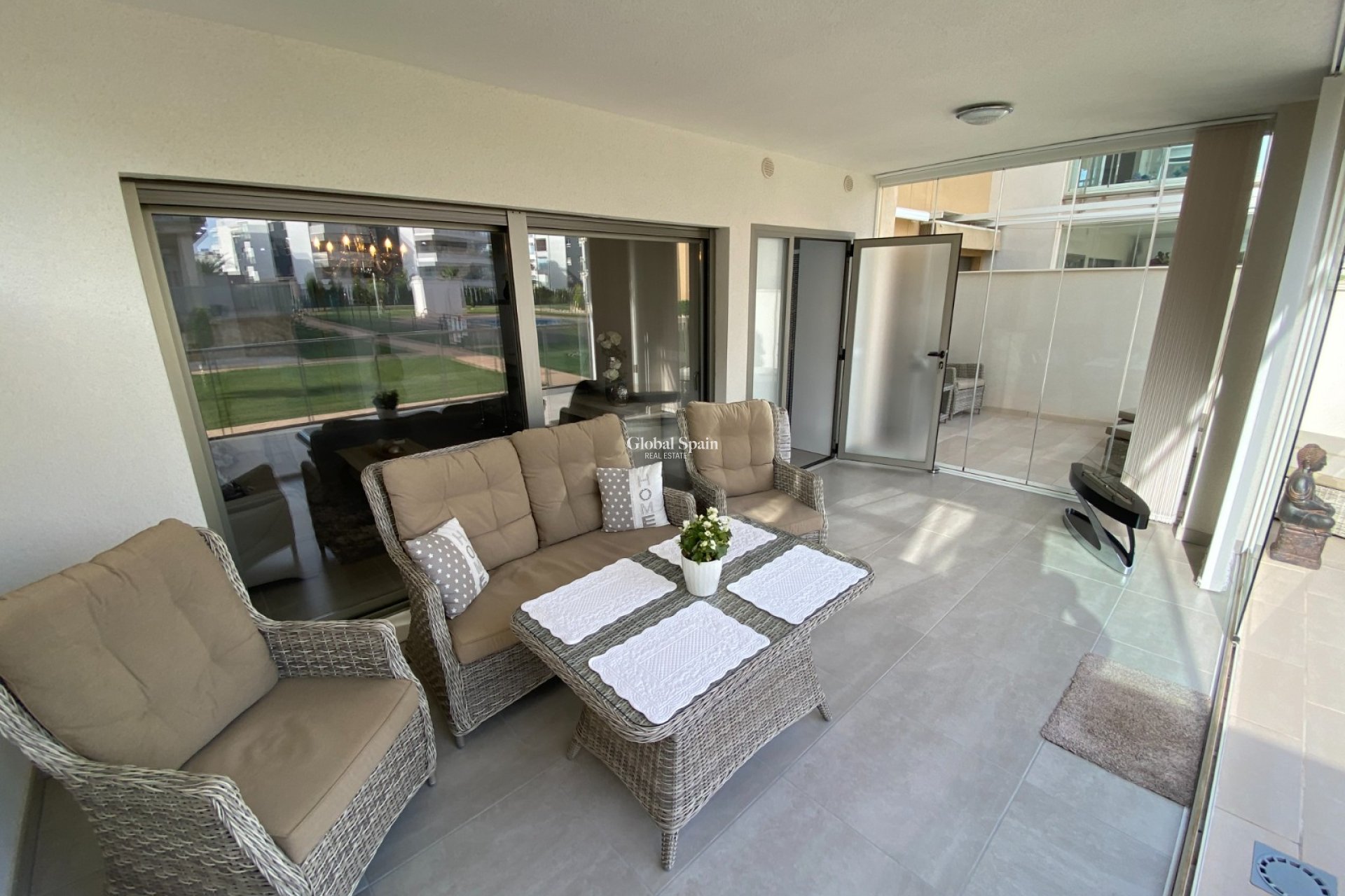 Resale - Apartment -
ORIHUELA COSTA - VILLAMARTÍN