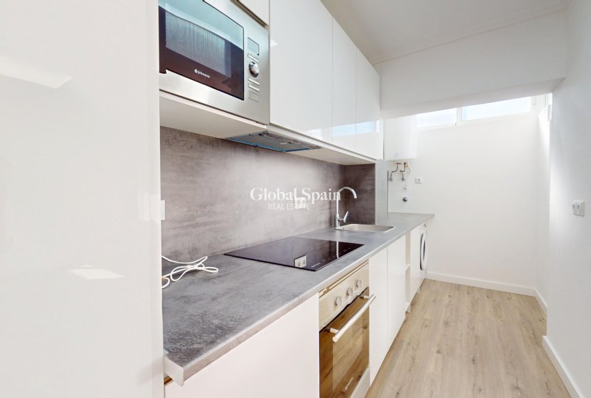 Resale - APARTMENT -
ORIHUELA COSTA - VILLAMARTÍN