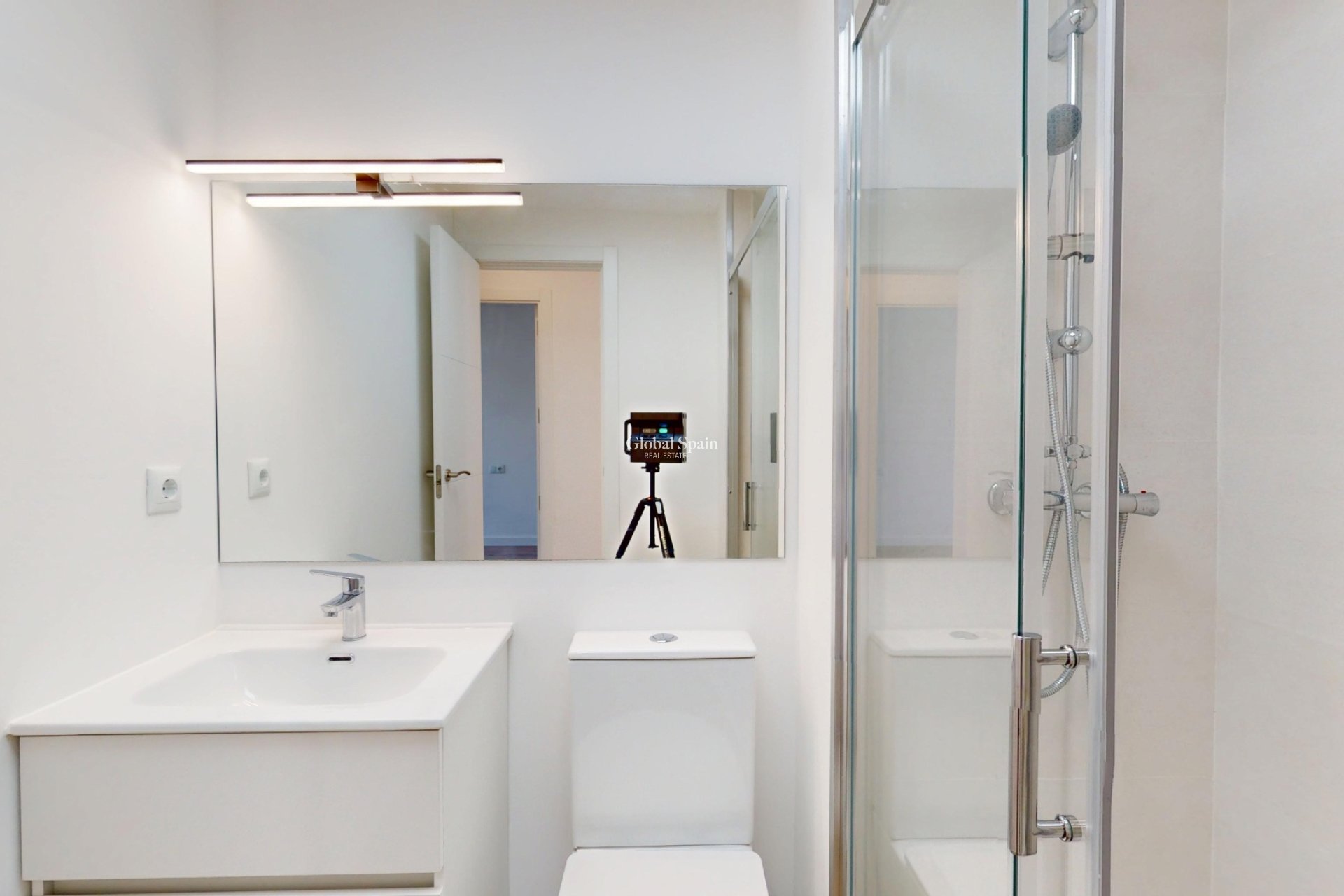 Resale - APARTMENT -
ORIHUELA COSTA - VILLAMARTÍN