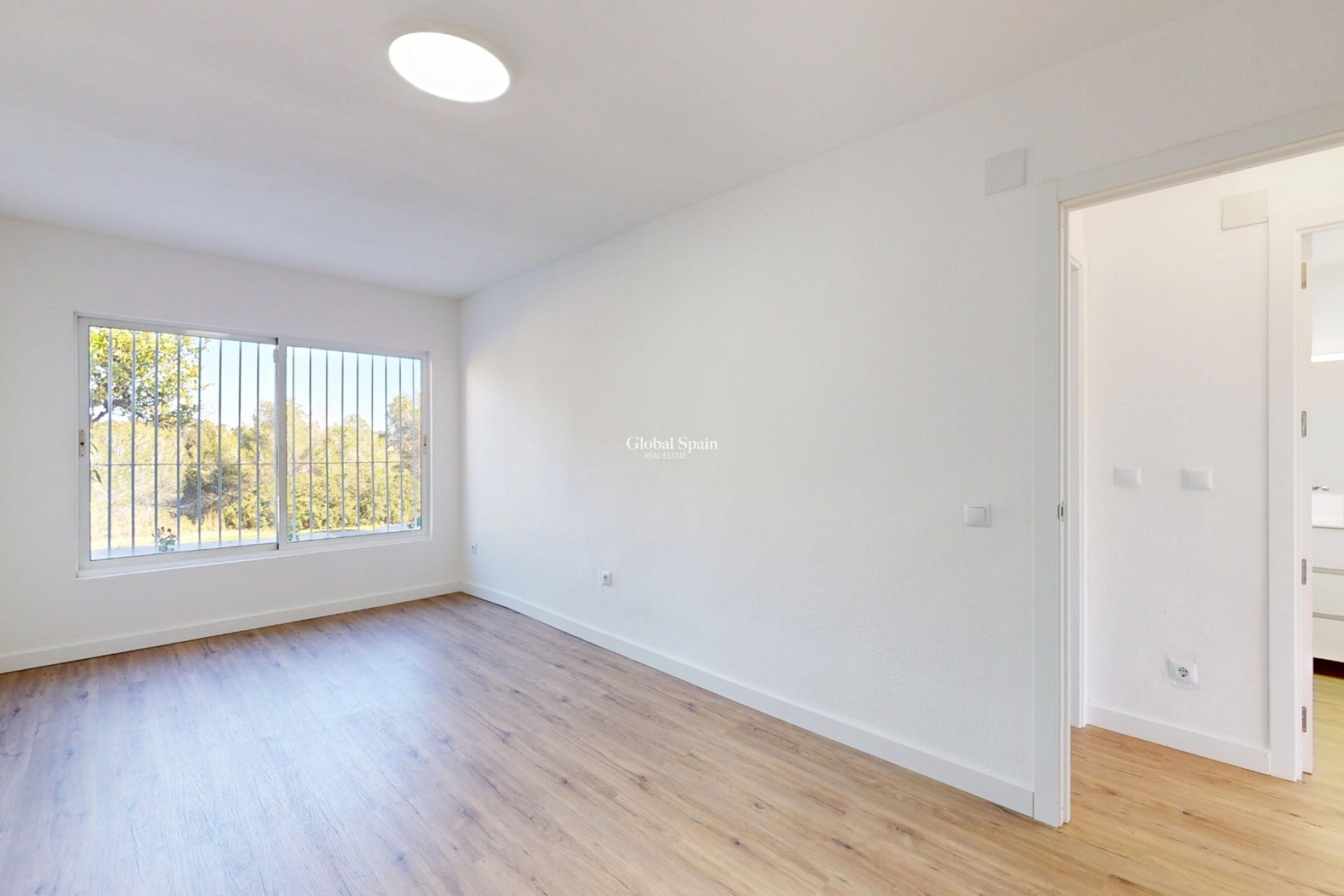 Resale - APARTMENT -
ORIHUELA COSTA - VILLAMARTÍN