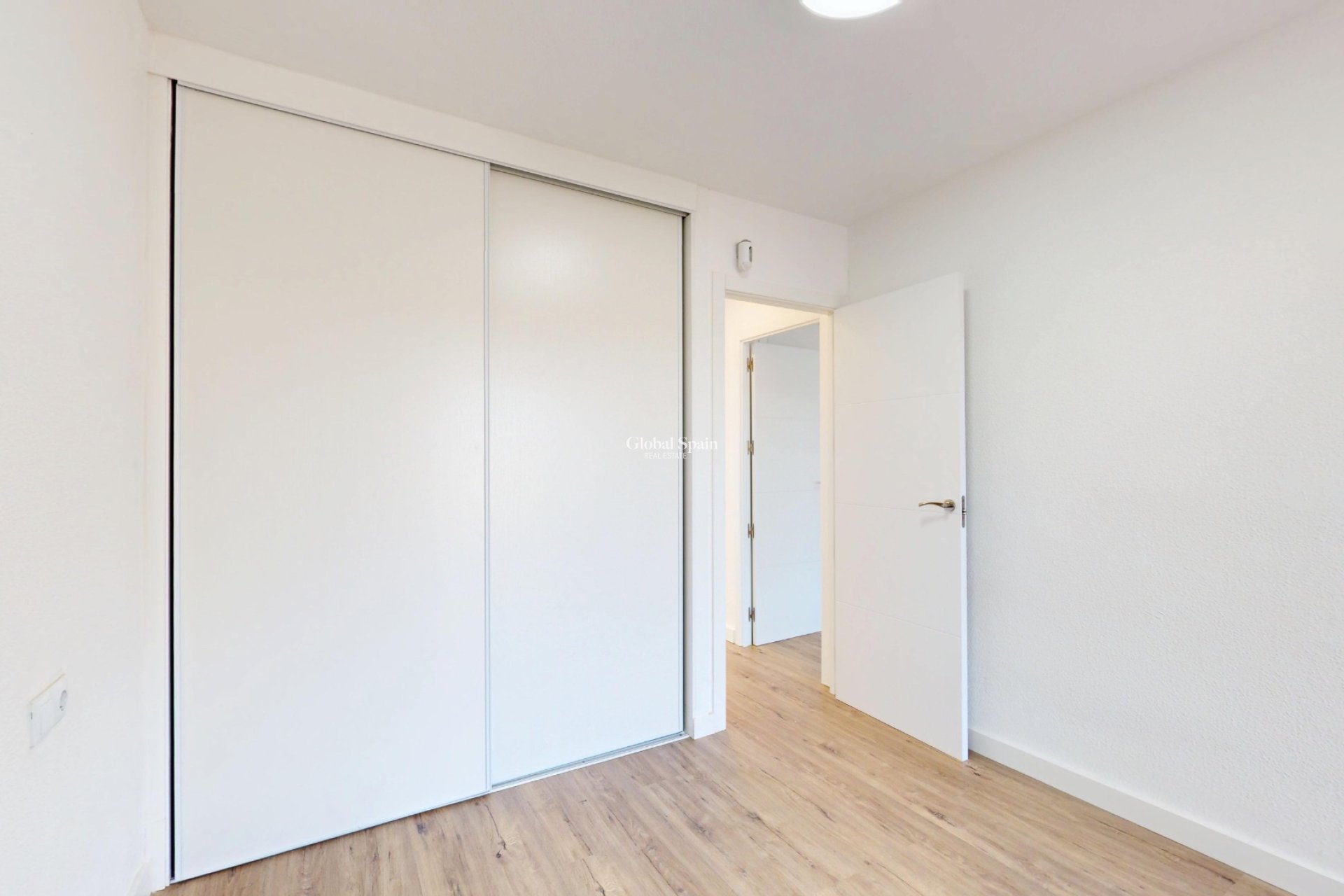 Resale - APARTMENT -
ORIHUELA COSTA - VILLAMARTÍN