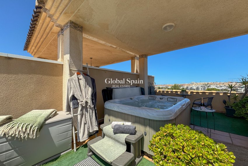 Resale - APARTMENT -
ORIHUELA COSTA - VILLAMARTÍN