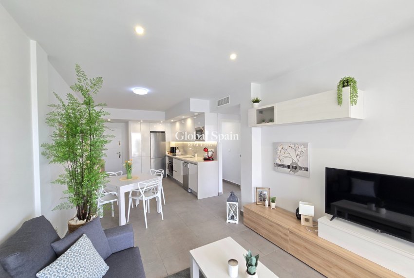 Resale - APARTMENT -
ORIHUELA COSTA - Villamartín *