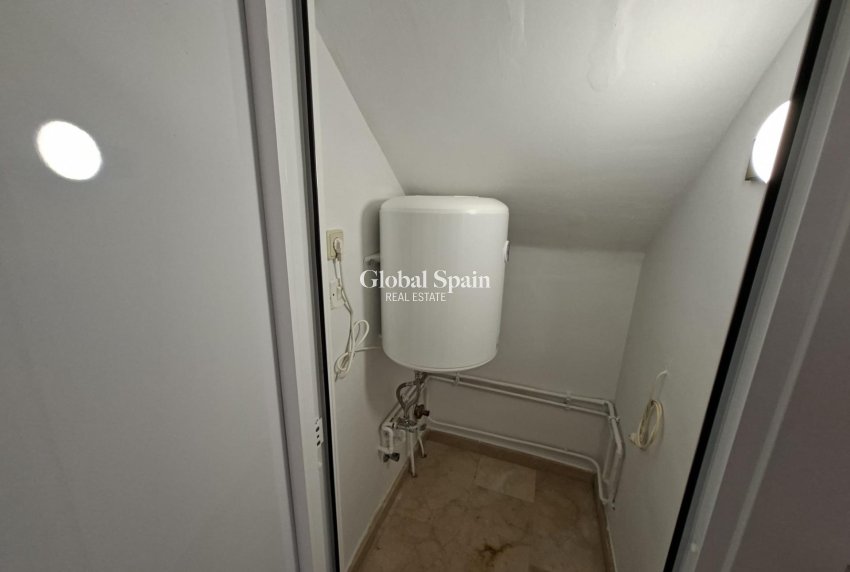 Resale - APARTMENT -
ORIHUELA COSTA - VILLAMARTÍN
