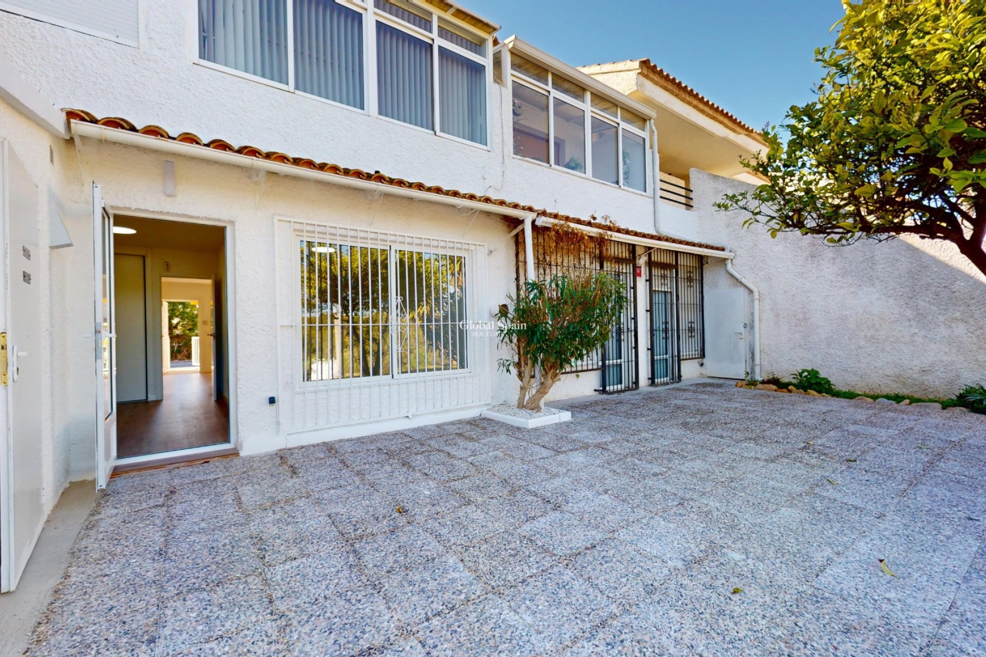 Resale - APARTMENT -
Orihuela Costa - Villamartin