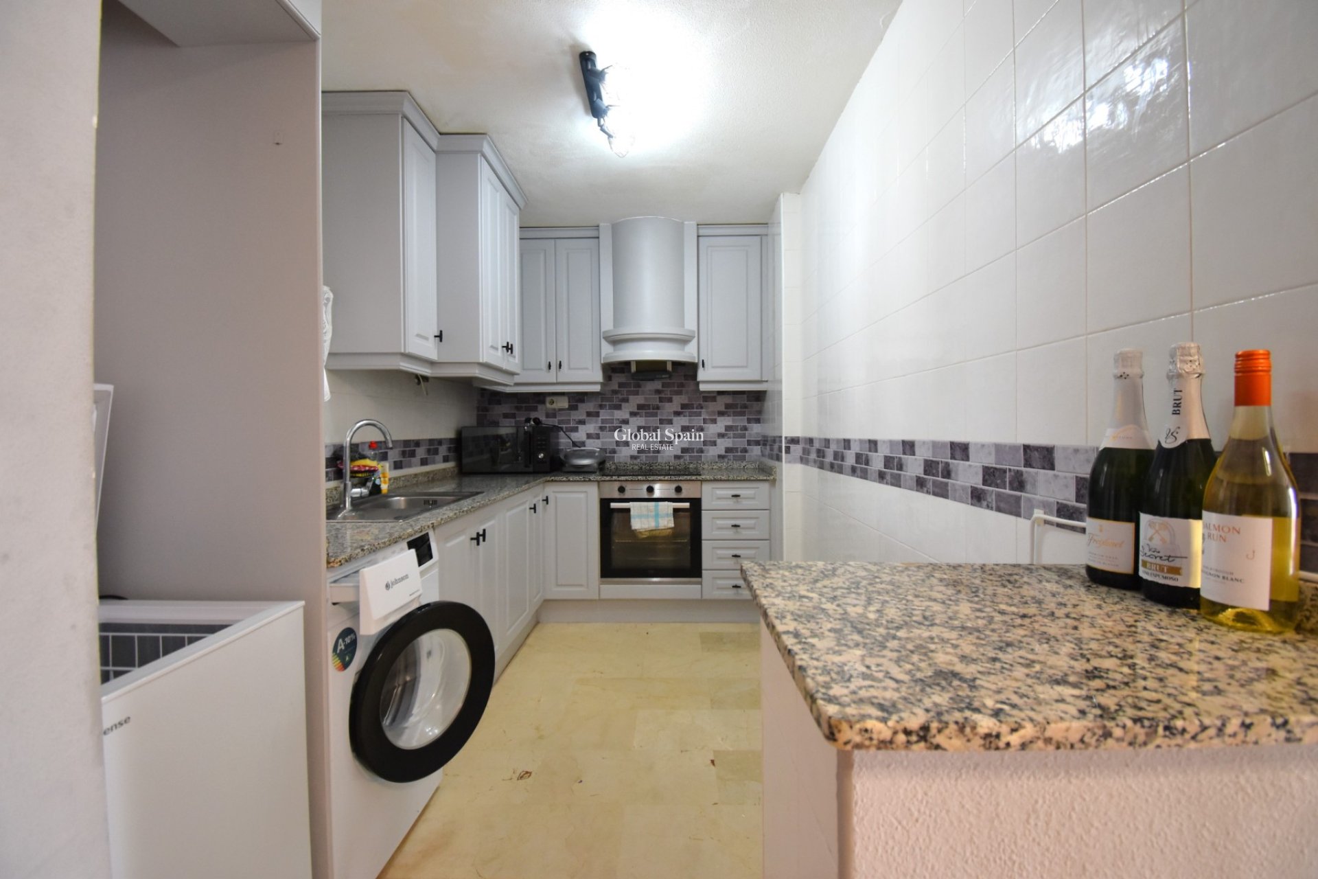 Resale - APARTMENT -
Orihuela Costa - Villamartin