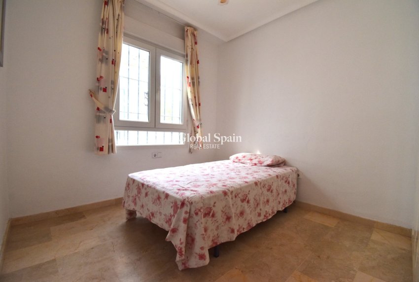 Resale - APARTMENT -
Orihuela Costa - Villamartin