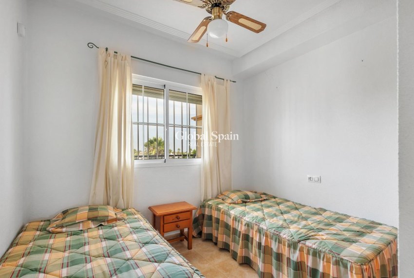 Resale - APARTMENT -
ORIHUELA COSTA - VILLAMARTÍN