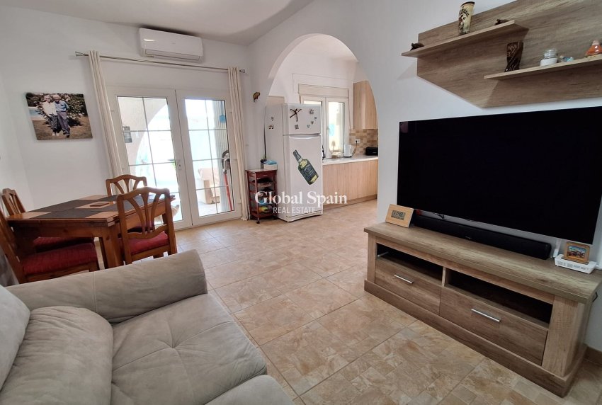 Resale - APARTMENT -
Orihuela Costa - Villamartin