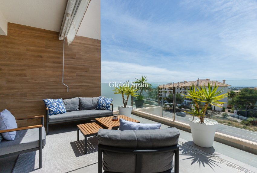 Resale - APARTMENT -
ORIHUELA COSTA - VILLAMARTÍN