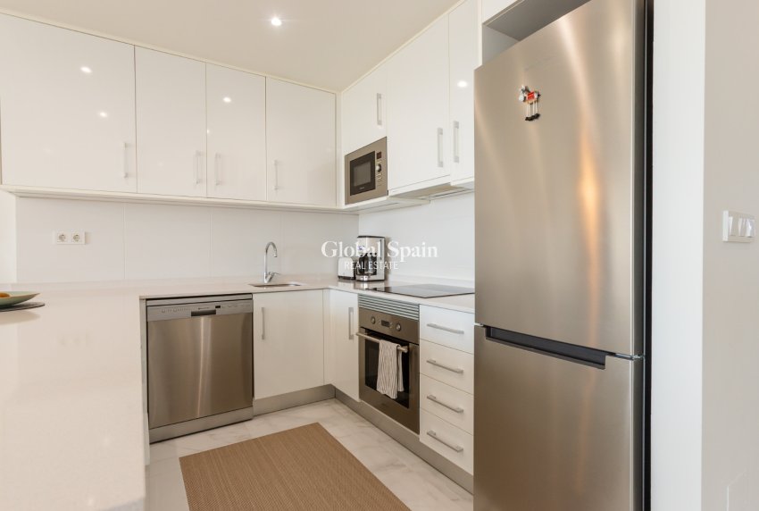 Resale - APARTMENT -
ORIHUELA COSTA - VILLAMARTÍN