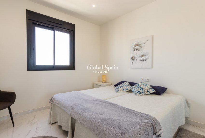 Resale - APARTMENT -
ORIHUELA COSTA - VILLAMARTÍN