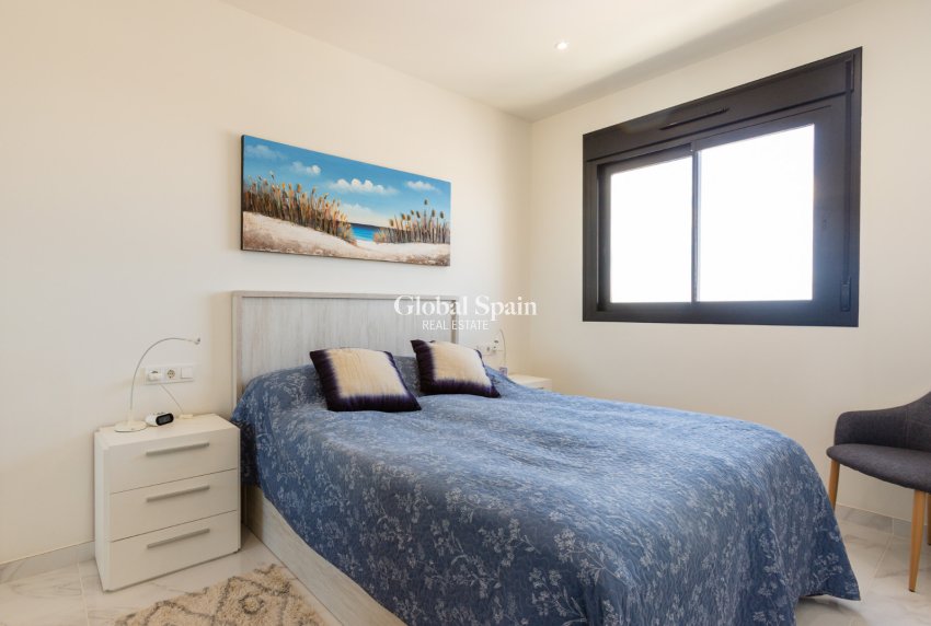 Resale - APARTMENT -
ORIHUELA COSTA - VILLAMARTÍN