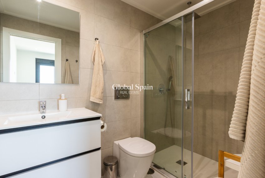 Resale - APARTMENT -
ORIHUELA COSTA - VILLAMARTÍN